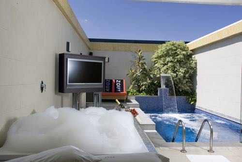 Hoteles en Madrid con piscina en la habitacion